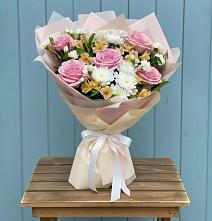 Букет цветов из:  Гвоздики, Орхидеи и Розы #REPLACE_PRED# Тосно