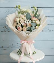Букет цветов из:  Розы и Лизиантусы в Тосно