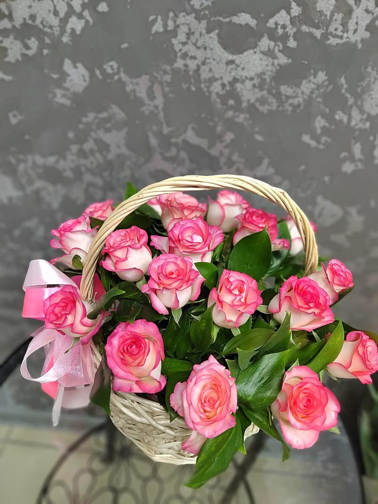 Цветочная композиция из Розы в корзине в Тосно