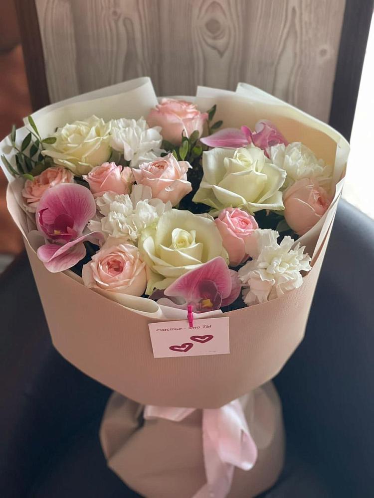 Букет цветов из: Орхидеи, Розы и Гвоздики в Тосно