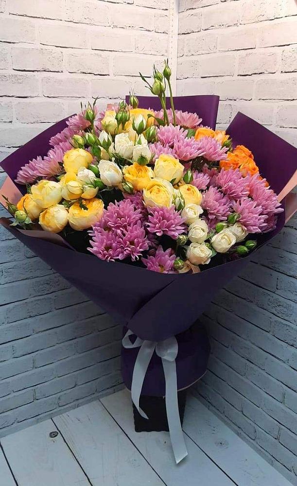 Букет цветов из: Хризантемы и Розы в Тосно