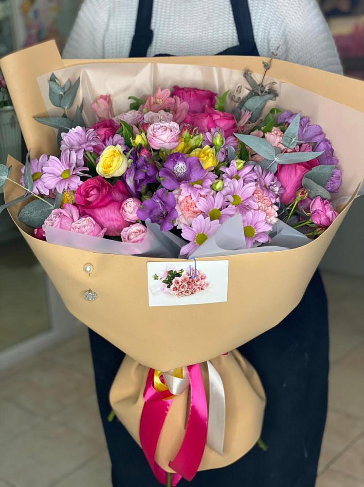 Букет цветов из: Хризантемы, Гвоздики и Альстромерии в Тосно