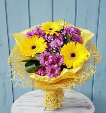 Букет цветов из:  Хризантемы и Герберы в Тосно