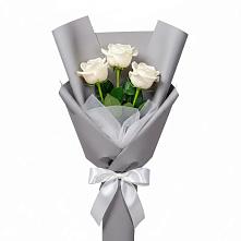 Букет 3 белые розы в Тосно