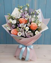 Букет цветов из:  Лизиантусы, Розы, Альстромерии и Гипсофила #REPLACE_PRED# Тосно