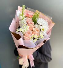 Букет цветов из:  Хризантемы и Розы в Тосно