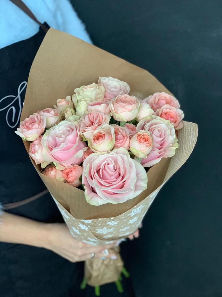 Букет цветов из: Хризантемы и Розы в Тосно