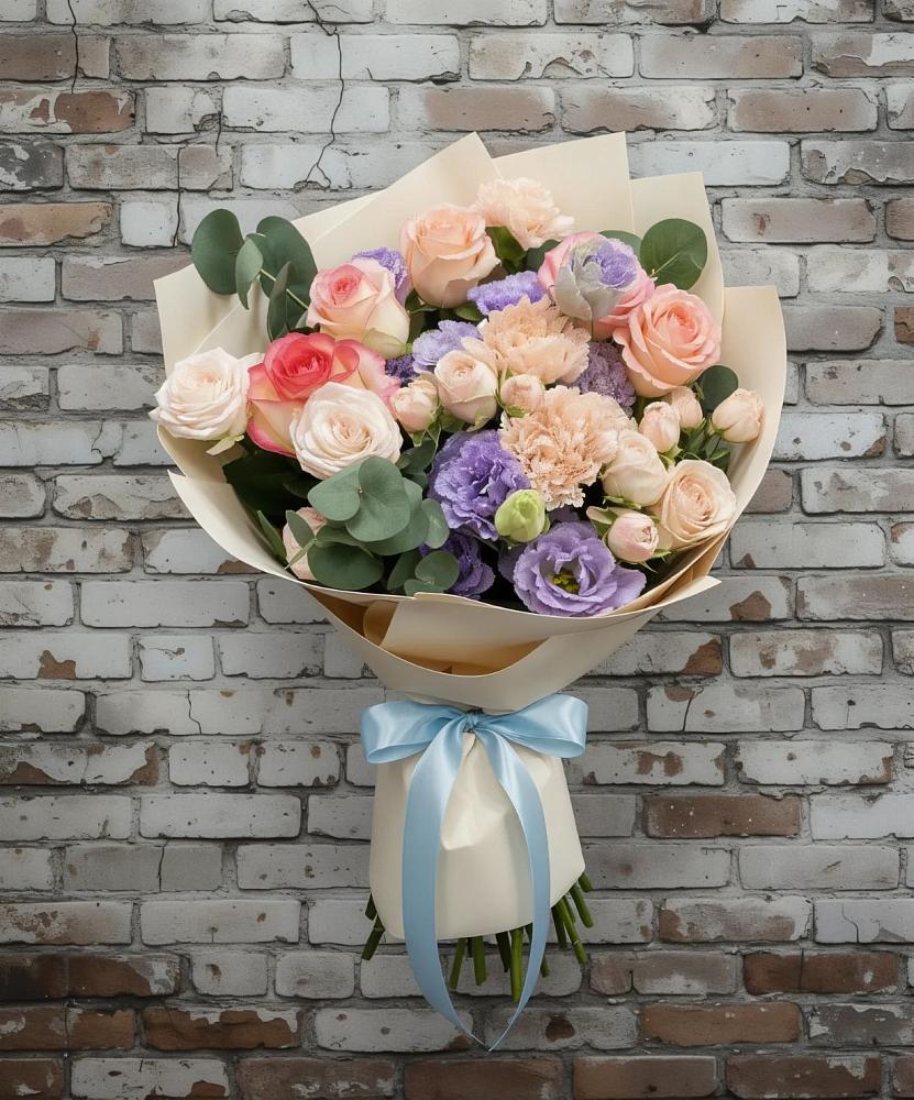 Букет цветов из: Розы, Лизиантусы и Гвоздики в Тосно