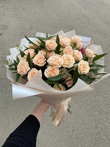 Букет Кремовые розы Латте в Тосно