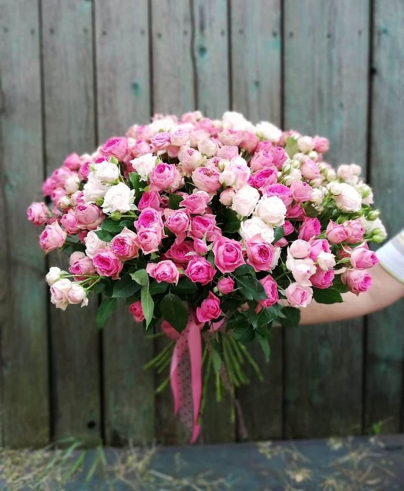 Букет Розовые кустовые розы Натали и Лав Лидия в Тосно