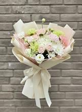 Букет цветов из:  Гвоздики, Розы, Лизиантусы и Хризантемы в Тосно