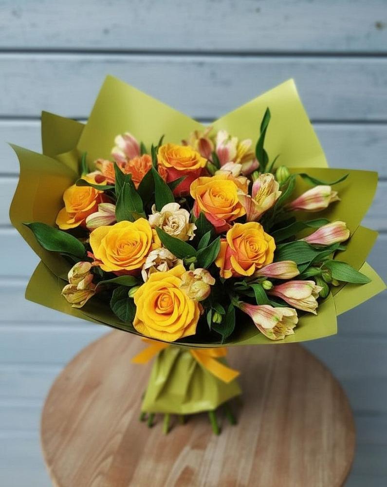 Букет цветов из: Альстромерии и Розы в Тосно