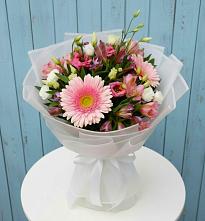 Букет цветов из:  Герберы, Альстромерии и Лизиантусы #REPLACE_PRED# Тосно