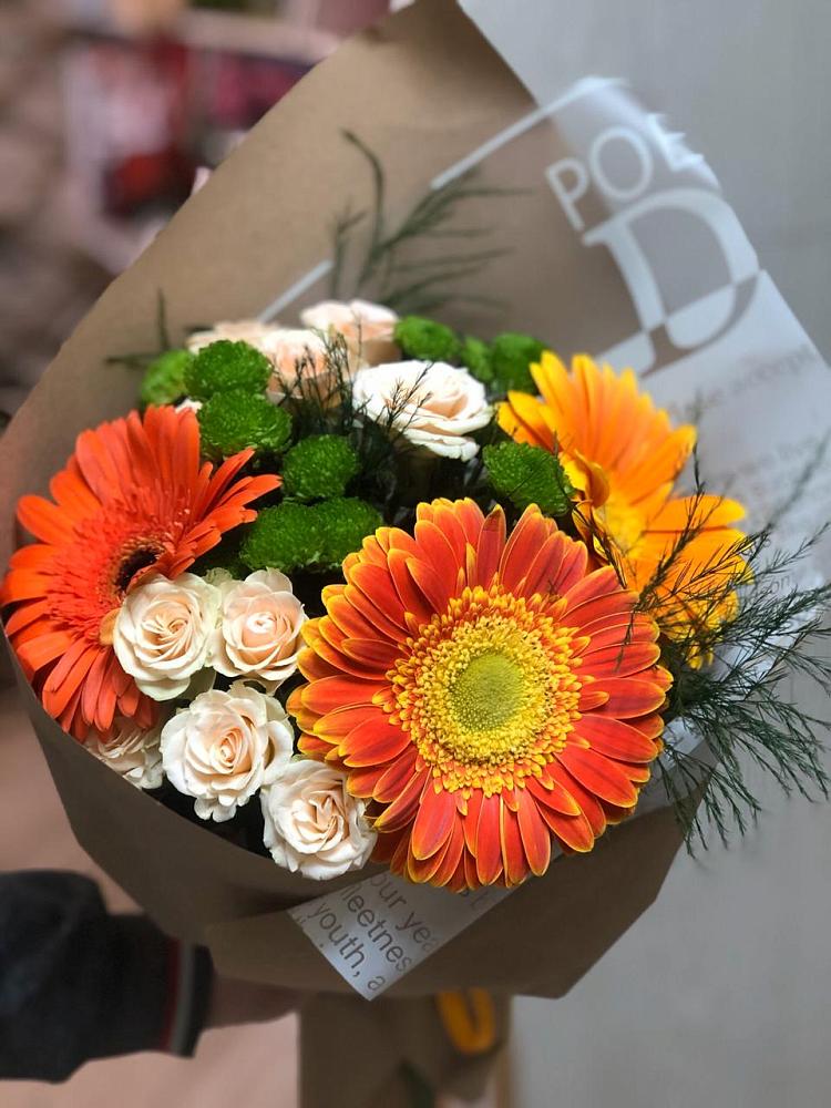 Букет цветов из: Герберы, Хризантемы и Розы в Тосно