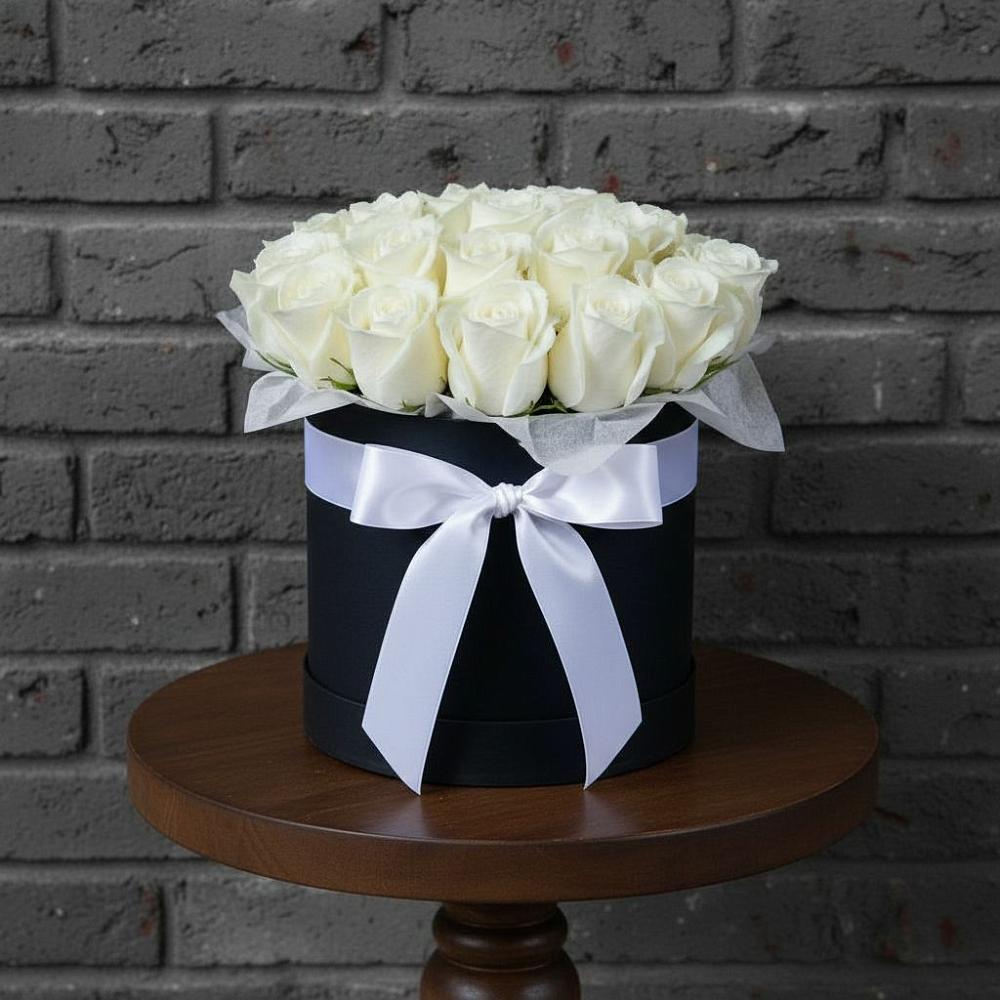 Цветочная композиция из Розы в шляпной коробке в Тосно