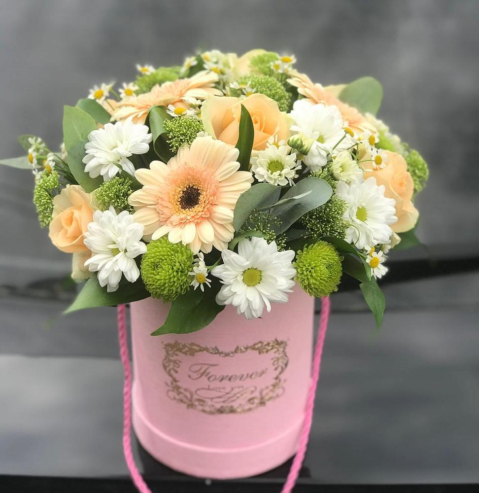 Цветочная композиция из Розы, Герберы и Хризантемы в шляпной коробке в Тосно