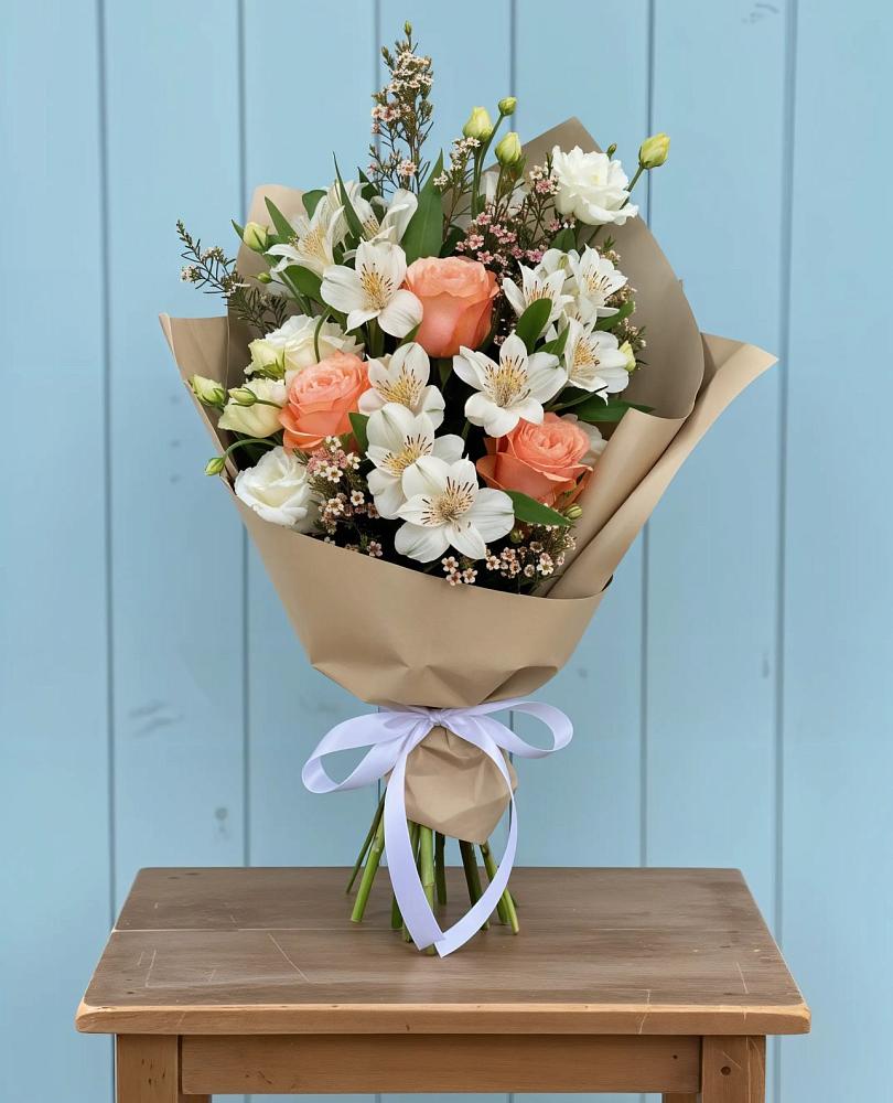 Букет цветов из: Альстромерии, Лизиантусы, Розы и Хризантемы в Тосно